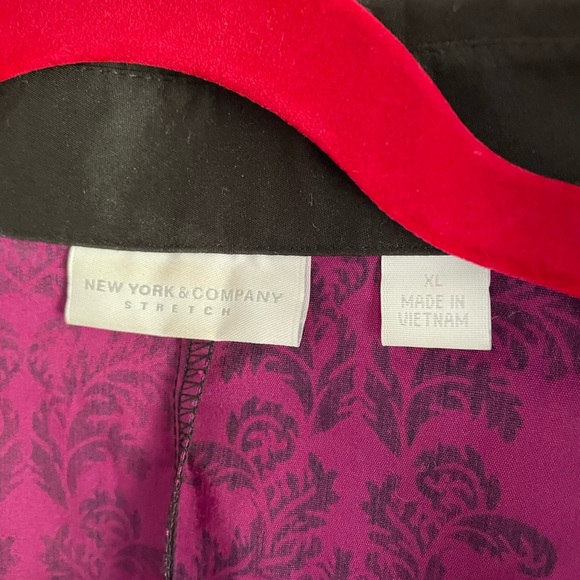 New York & Company Purple and Black Floral Stretch Button Up Shirt - Picture 6 of 7